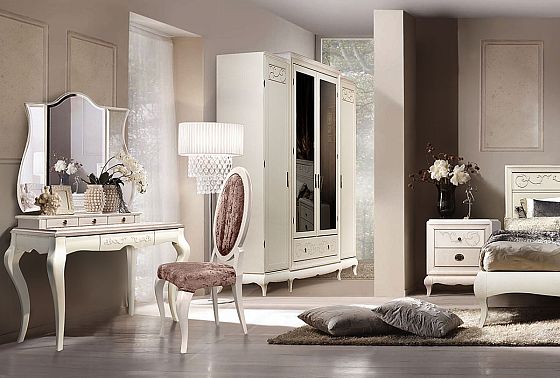 Стол туалетный "Соната" (декор) массив и шпон дуба 5