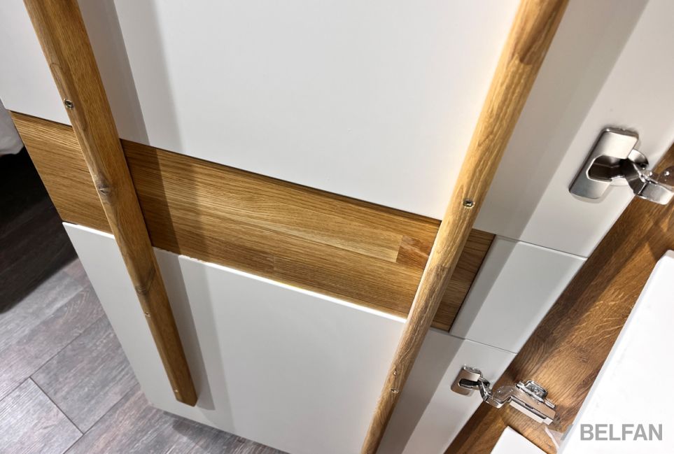 Шкаф для одежды 3-х дверный "Уоллстрит" массив дуба, МДФ 8