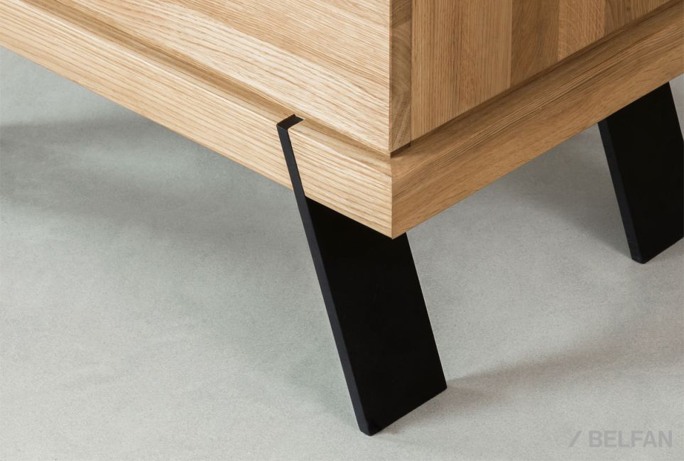 Витрина 2-х дверная "Этна" (левая) массив дуба, металл 4