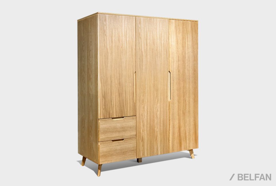 Шкаф для одежды 3-х дверный "Элва" массив и шпон дуба 1