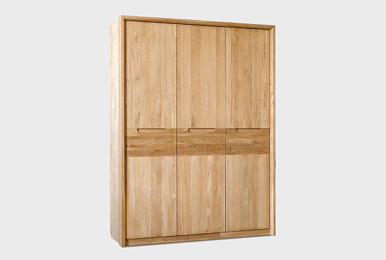 Шкаф для одежды 3-х дверный "Бремен" массив дуба 4