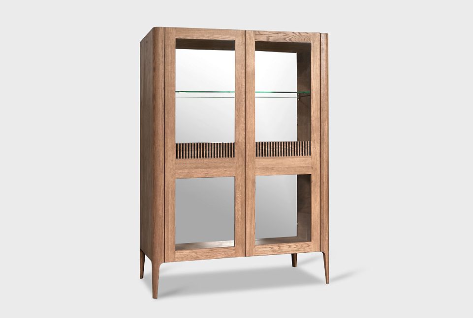 Тумба высокая "Бергамо" (стекло); американский орех