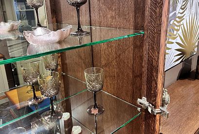 Витрина 1-но дверная «Дакота» (правая); *ГМ 1621Е; мадуро, серый оникс