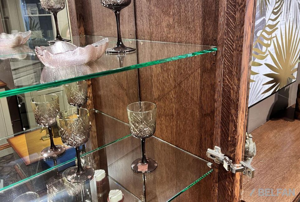 Витрина 1-но дверная «Дакота» (правая) массив и шпон дуба, МДФ 5