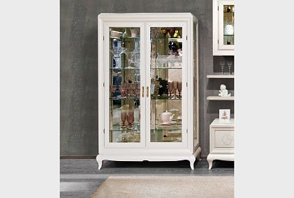 Шкаф с витриной 2-х дверный "Соната"