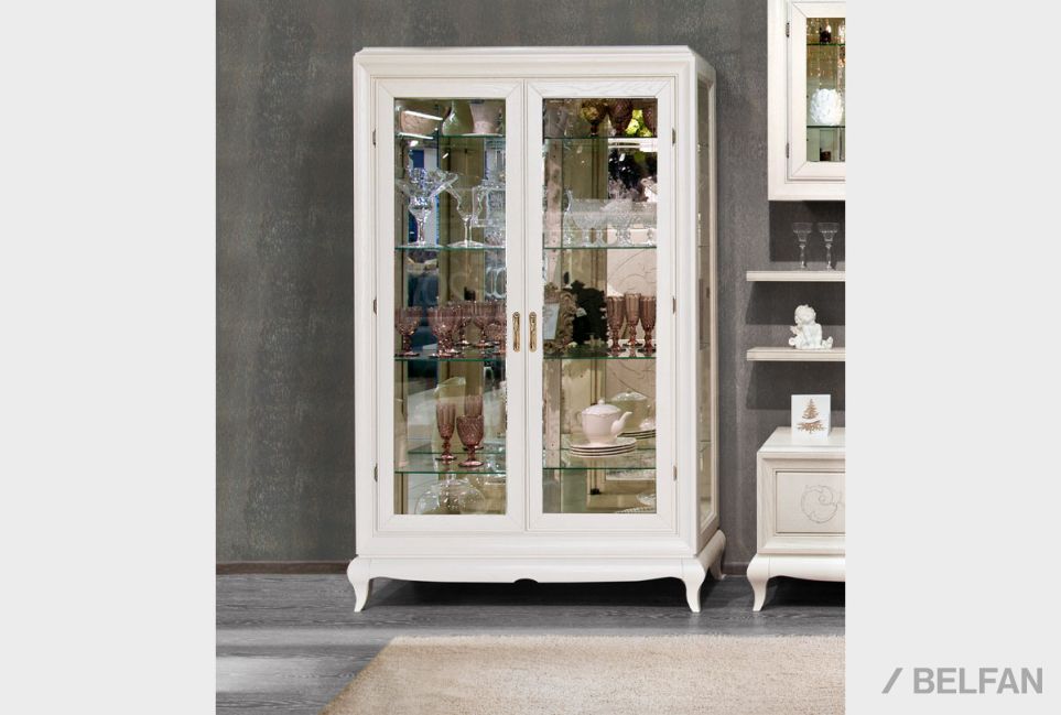 Шкаф с витриной 2-х дверный "Соната" массив и шпон дуба 1