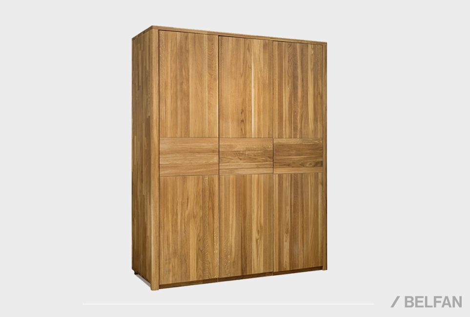 Шкаф для одежды 3-х дверный "Норд" массив дуба 1