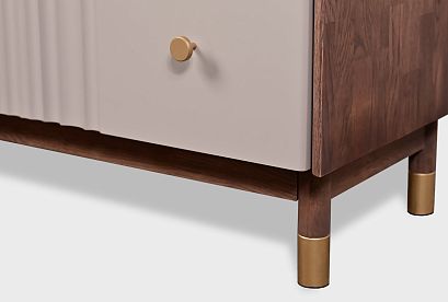 Комод "Меридиан" 3; 3 ящика; *А-017.166; к-шоколадный дуб, ф-нирвана