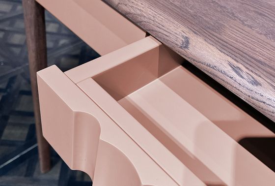 Стол туалетный "Меридиан" с декором (с мягким элементом) массив дуба, МДФ 3