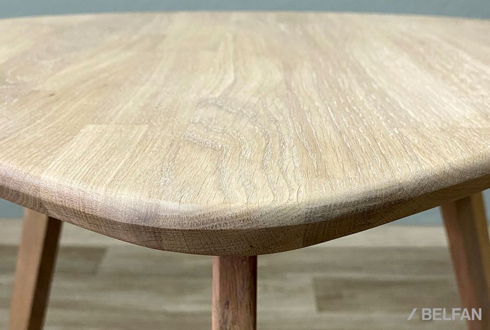 Стол журнальный "Арт" треугольный 265 массив дуба 2