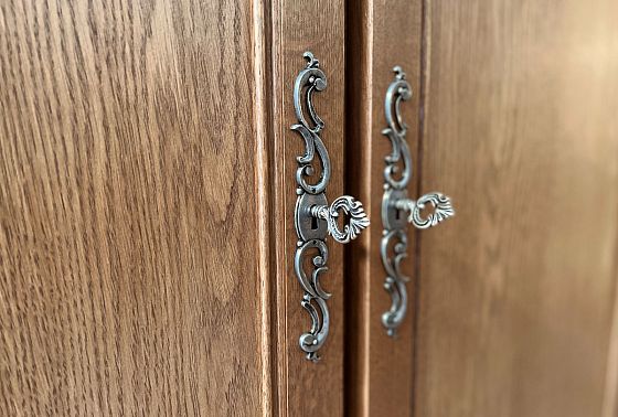 Шкаф для одежды "Тэфи" 3-х дв. без зеркала массив и шпон дуба 4