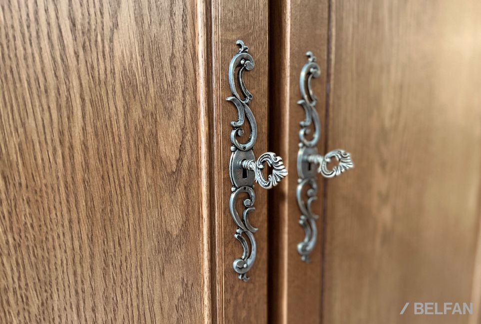 Шкаф для одежды "Тэфи" 3-х дв. без зеркала массив и шпон дуба 6