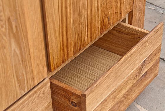 Шкаф для одежды 2-х дверный "Берген" В-22 массив и шпон дуба 6