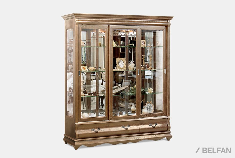 Шкаф с витриной 3-х дверный "Тэфи" массив и шпон дуба 1