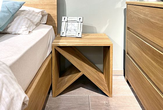 Стол прикроватный "Арт" Д массив дуба 4