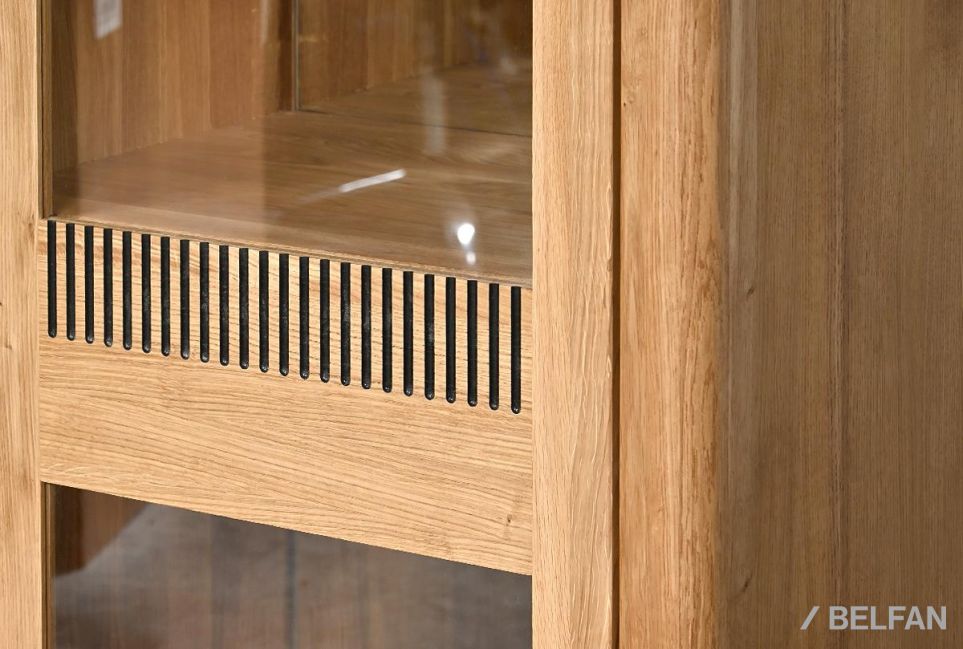 Витрина 1-но дверная "Бергамо" (правая) массив дуба 4