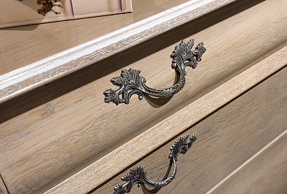 Комод "Тэфи"; *ММ-216-04; амбэр с белой патиной