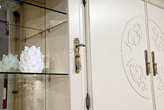 Шкаф навесной 4-х секционный "Соната" (без декора) массив и шпон дуба 4