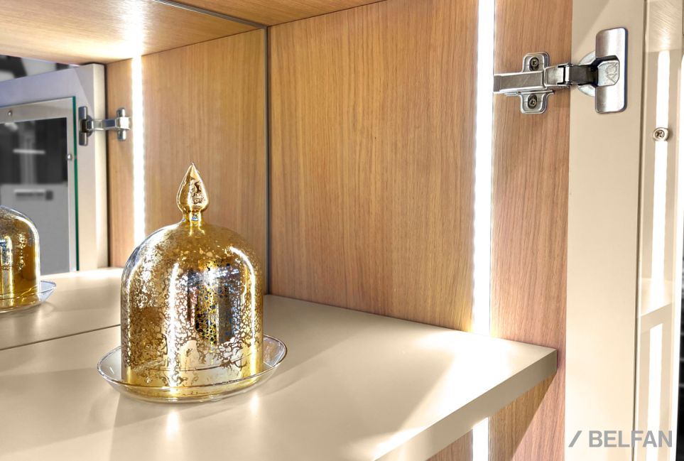 Витрина 1-но дверная «Авеню» (правая) шпон дуба, МДФ, металл 3