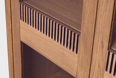 Витрина 2-х дверная "Бергамо"; американский орех