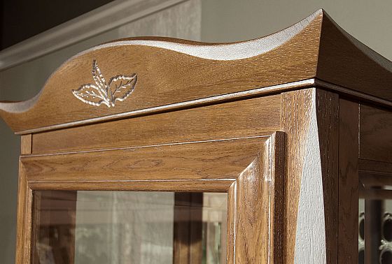 Шкаф с витриной 1-но дв. "Трио" (левый) массив и шпон дуба 8