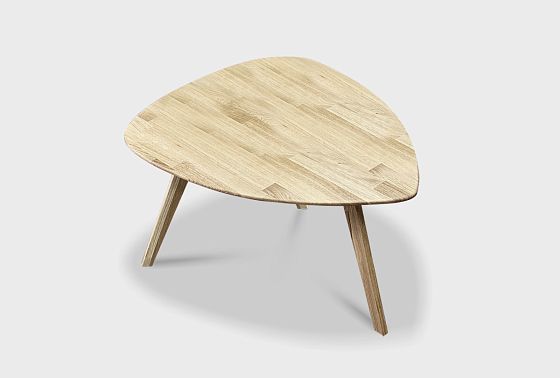 Стол журнальный "Арт" треугольный 265 массив дуба 6