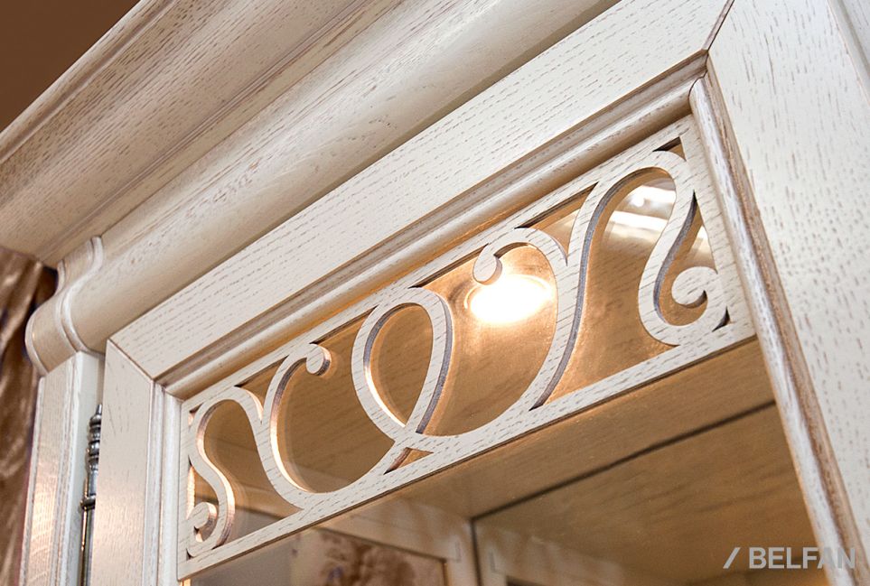 Шкаф с витриной 1-но дв. "Тэфи" (левый) массив и шпон дуба 2