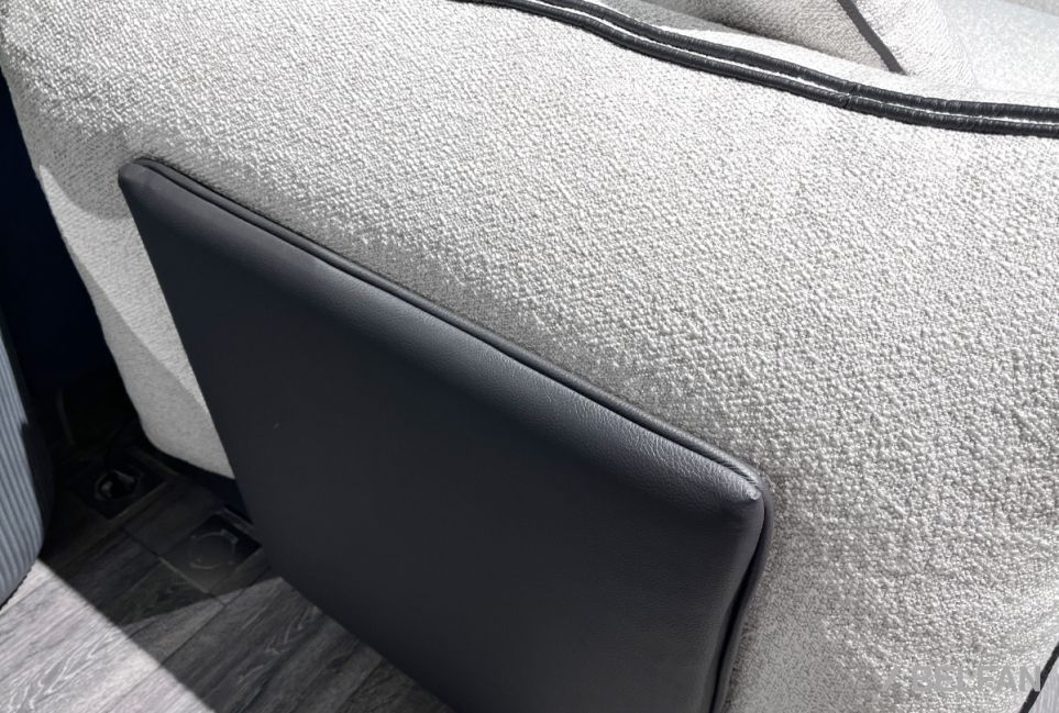 "Ферре" диван 3-х местный с пуфом 5