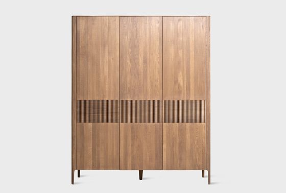 Шкаф для одежды 3-х дверный "Бергамо" массив дуба 9