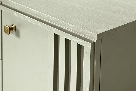 Тумба 3-х секционная "Чикаго" массив и шпон дуба 9