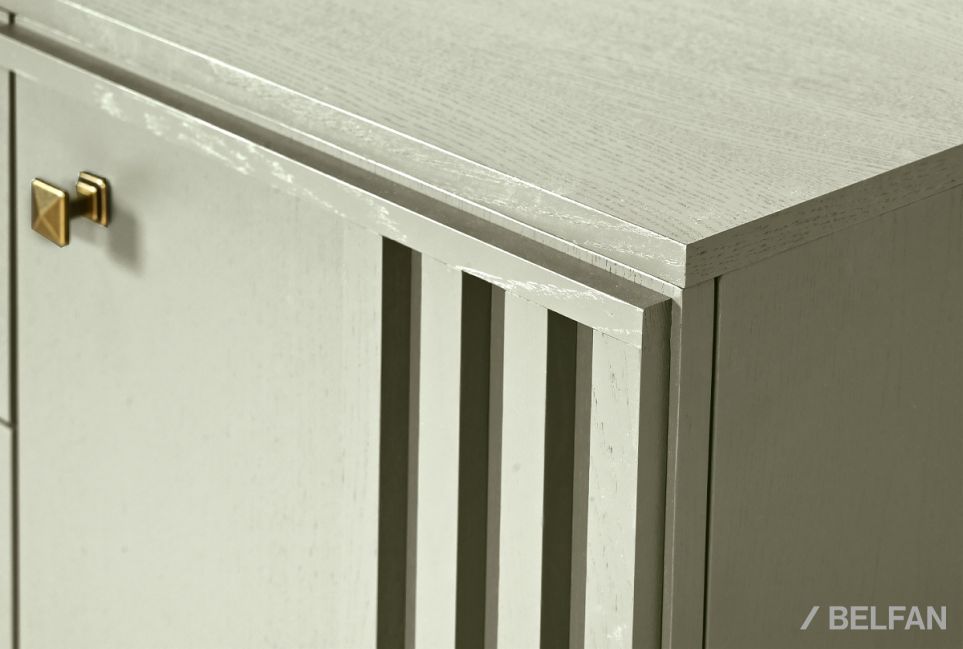 Тумба 3-х секционная "Чикаго" массив и шпон дуба 3