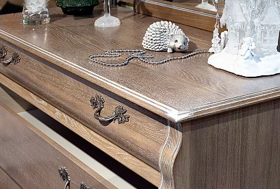 Комод "Тэфи"; *ММ-216-04; амбэр с белой патиной