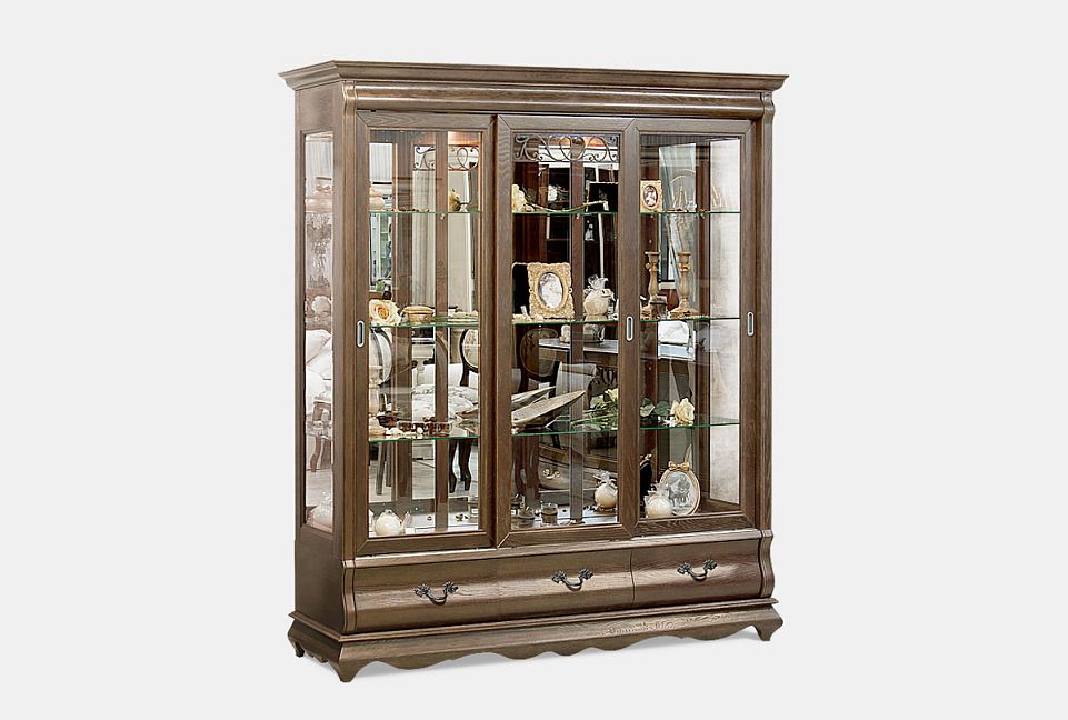 Шкаф с витриной 3-х дверный "Тэфи"; амбэр с белой патиной