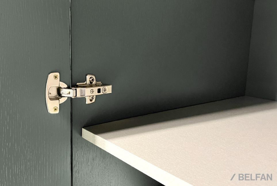 Шкаф 3-х дверный "Чикаго" массив и шпон дуба 5