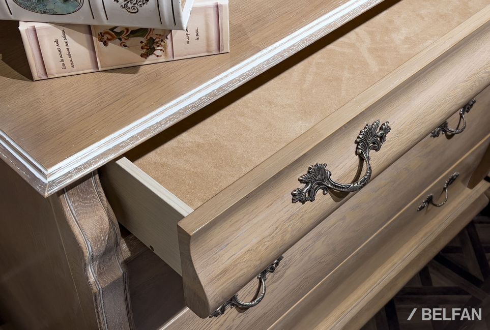 Комод "Тэфи" массив и шпон дуба 3