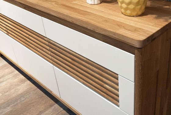 (Wallstreet) Комбинация материалов - массива дуба и МДФ окрашенной эмалью