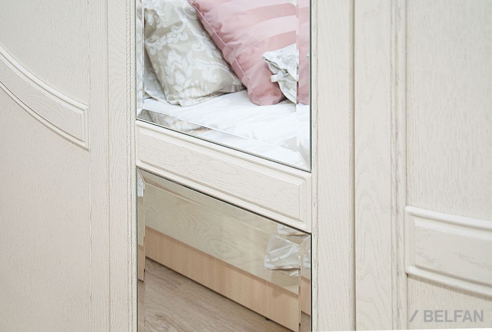 Шкаф для одежды 3-х дв. "Лика" (с зеркалом) массив и шпон дуба 2