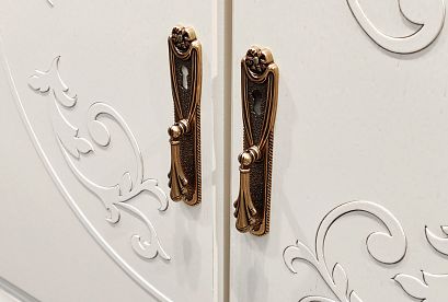 Тумба "Соната" 4 (с ящиками); *ММ-284-26; белая эмаль с темной патиной