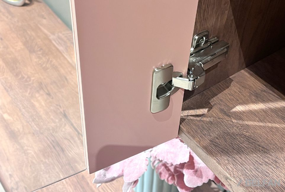 Шкаф настенный "Меридиан" стекло (левый) массив дуба, МДФ 3