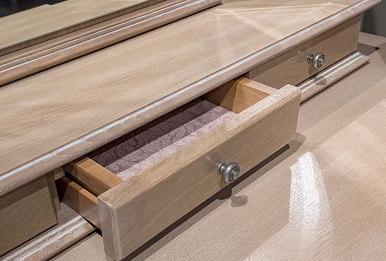 Стол туалетный "Тэфи" массив и шпон дуба 5