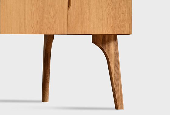 Тумба "Элва" D-3 массив и шпон дуба 10