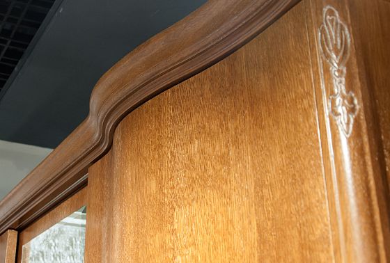 Шкаф-купе для одежды 3-х дв. "Трио" (с зеркалом) массив и шпон дуба 8