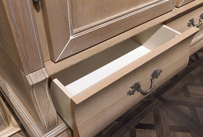 Шкаф для одежды "Тэфи" 3-х дв. без зеркала; *ММ-216-01/03Б; амбэр с белой патиной