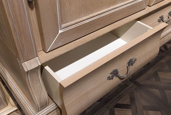 Шкаф для одежды "Тэфи" 3-х дв. без зеркала массив и шпон дуба 4