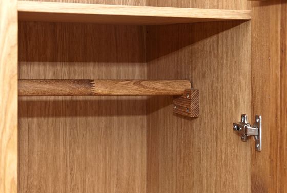 (Берген) Дверные петли с доводчиками обеспечат бесшумное и плавное закрывание