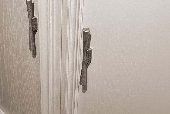 Тумба высокая "Сакраменто" массив и шпон дуба, МДФ 5