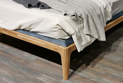 Кровать "Бергамо" (мягкое изголовье); без основания, без матраса; (1600x2000); дуб натуральный; Infinity 12 Smoke Blue