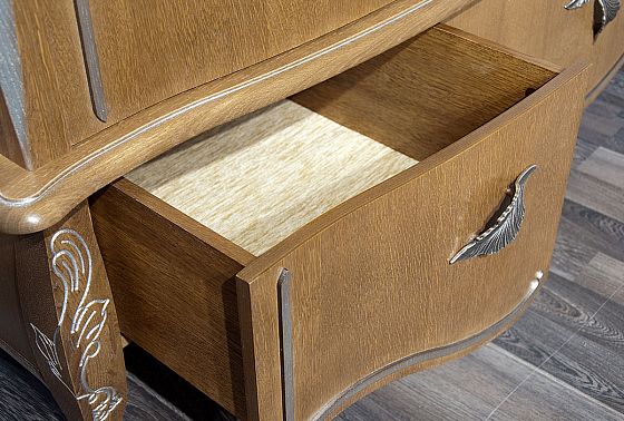 Шкаф для одежды 4-х дв. "Трио" (с зеркалом) массив и шпон дуба 8