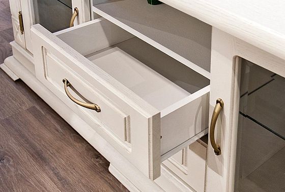 Тумба под ТВ "Верди Люкс ТВ2" массив и шпон дуба 3