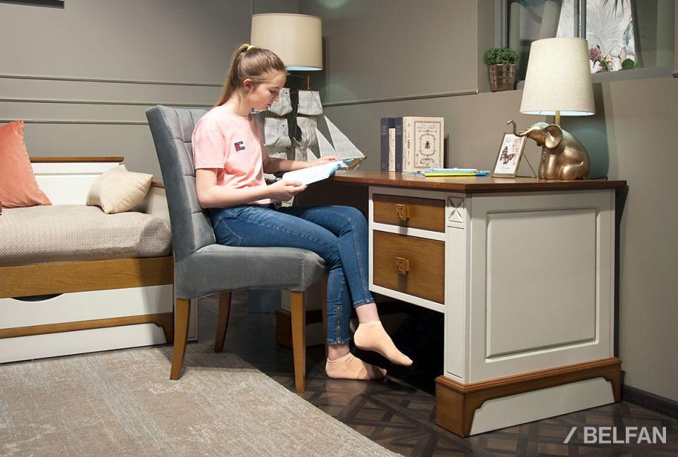 Стол письменный "Бриансон" (1 тумба справа) массив и шпон дуба, МДФ 4